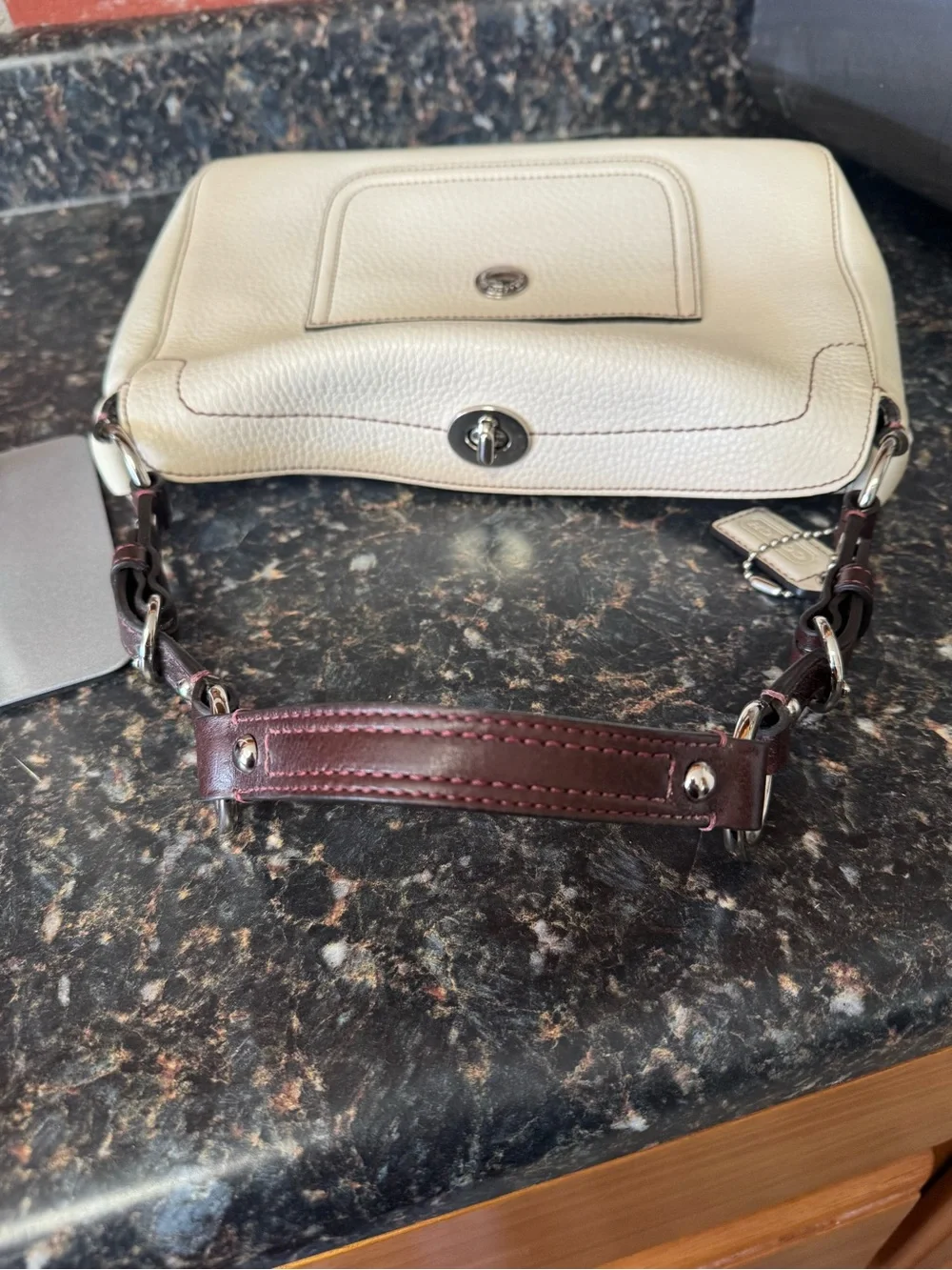 Coach Soho Pebbled Leather Turnlock Shoulder Bag 8A38 Chalk Ivory Y2K